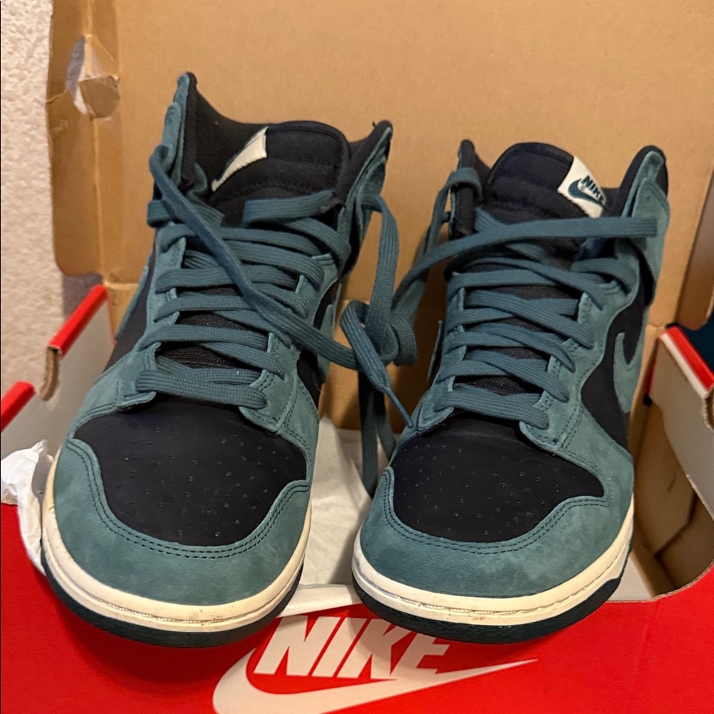 Nike Men's Dark Teal and Black High-Top Sneakers